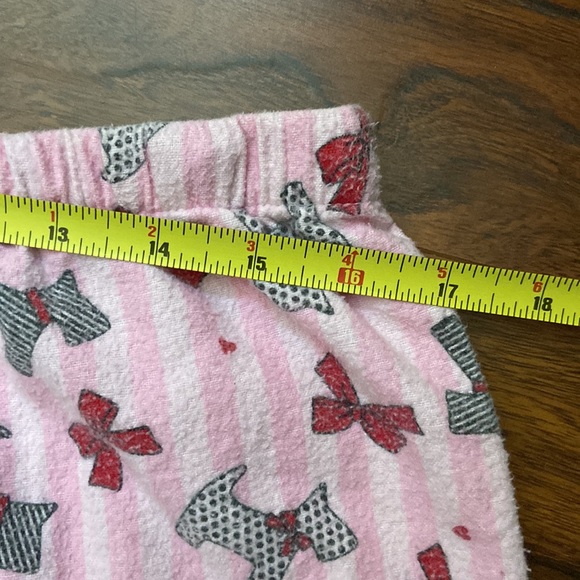 George Holiday pj set in size L - Picture 9 of 11